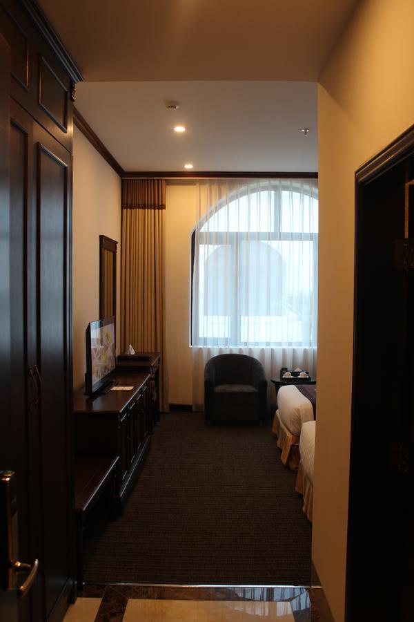 Hai Yen Luxury Hotel Cam Pha Buitenkant foto